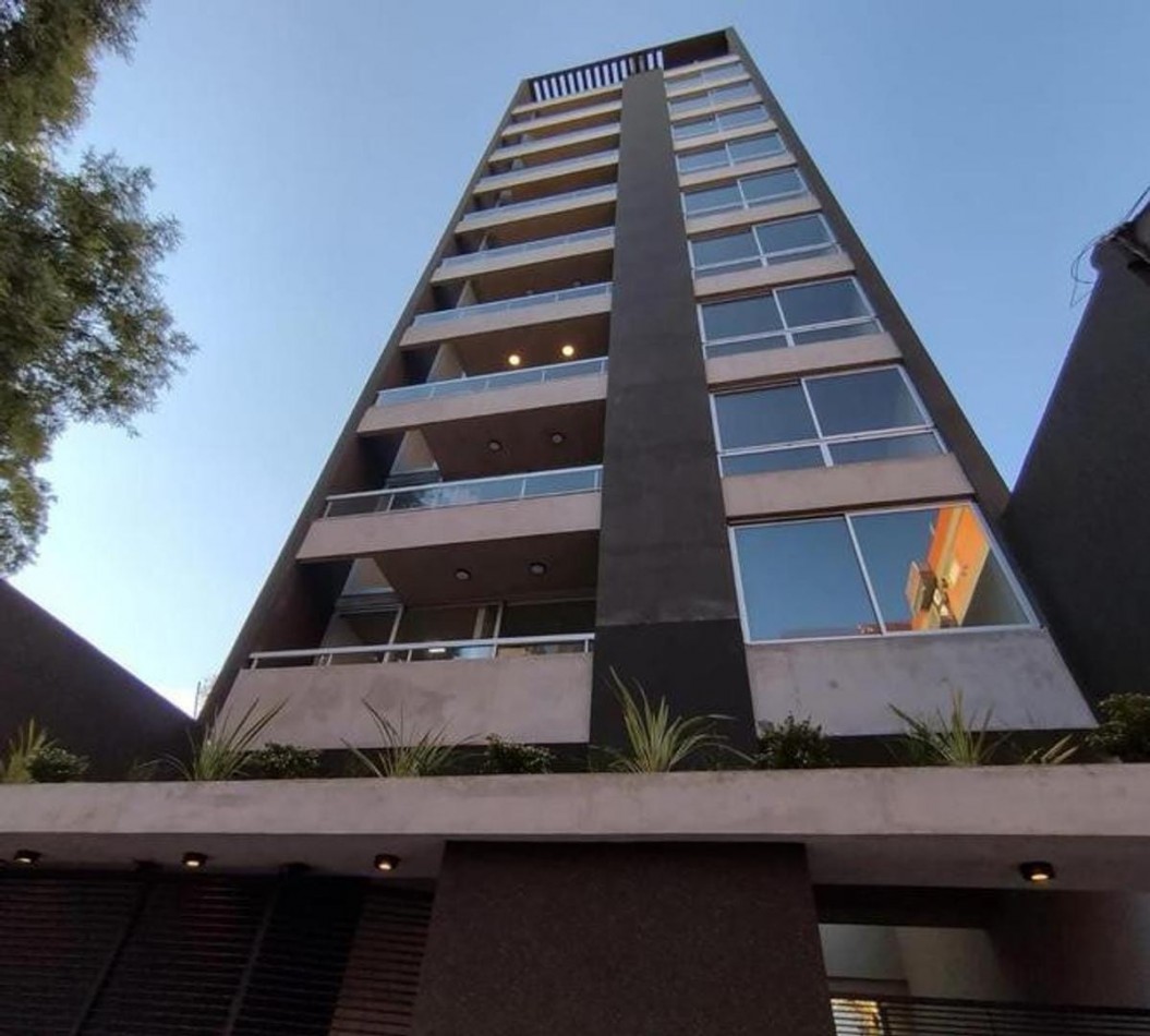 Excelente semipiso de 2 ambientes en San Martin Centro