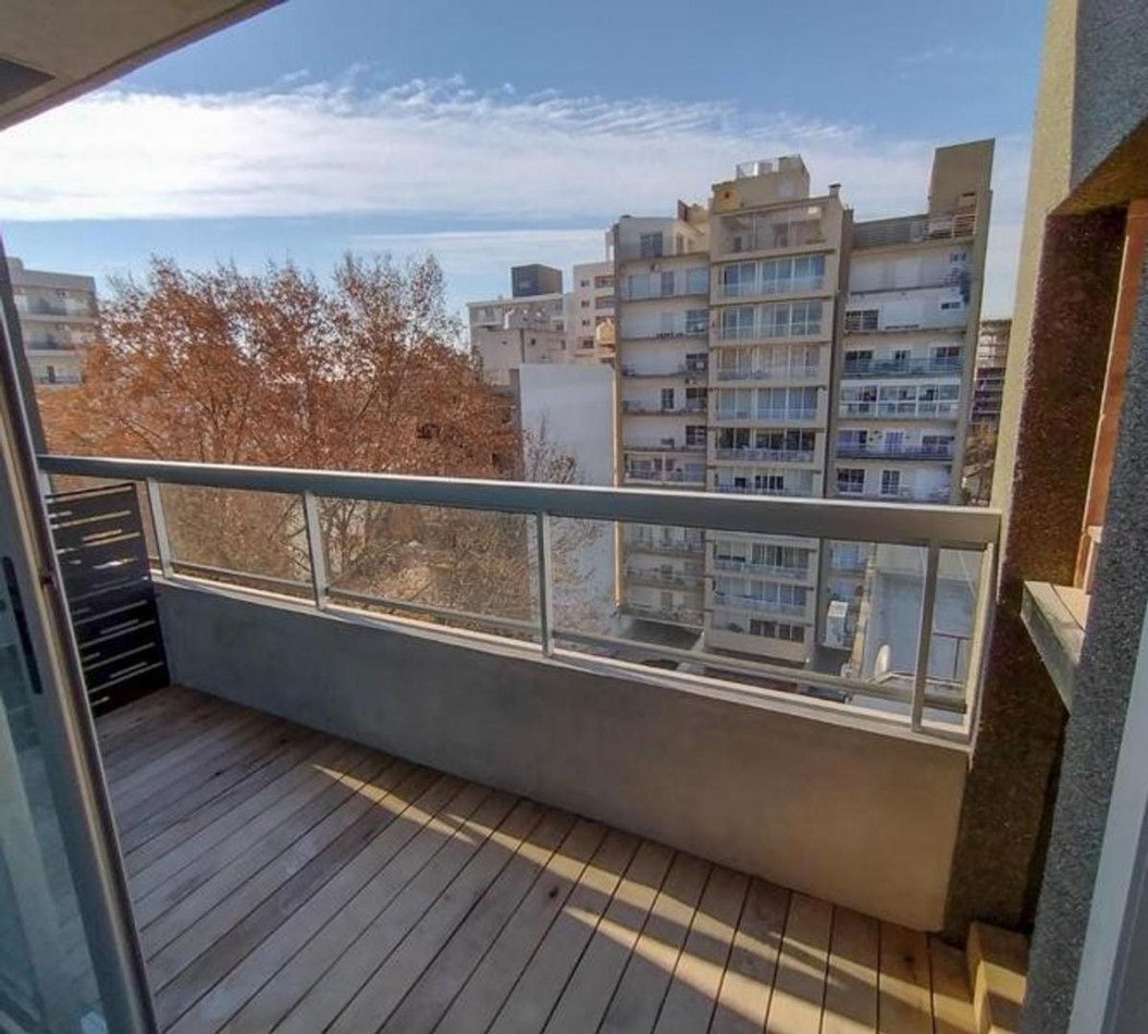 Excelente semipiso de 2 ambientes en San Martin Centro