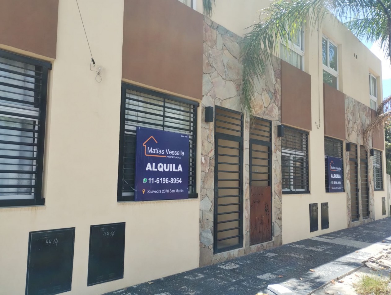 Excelente duplex en Villa Ballester