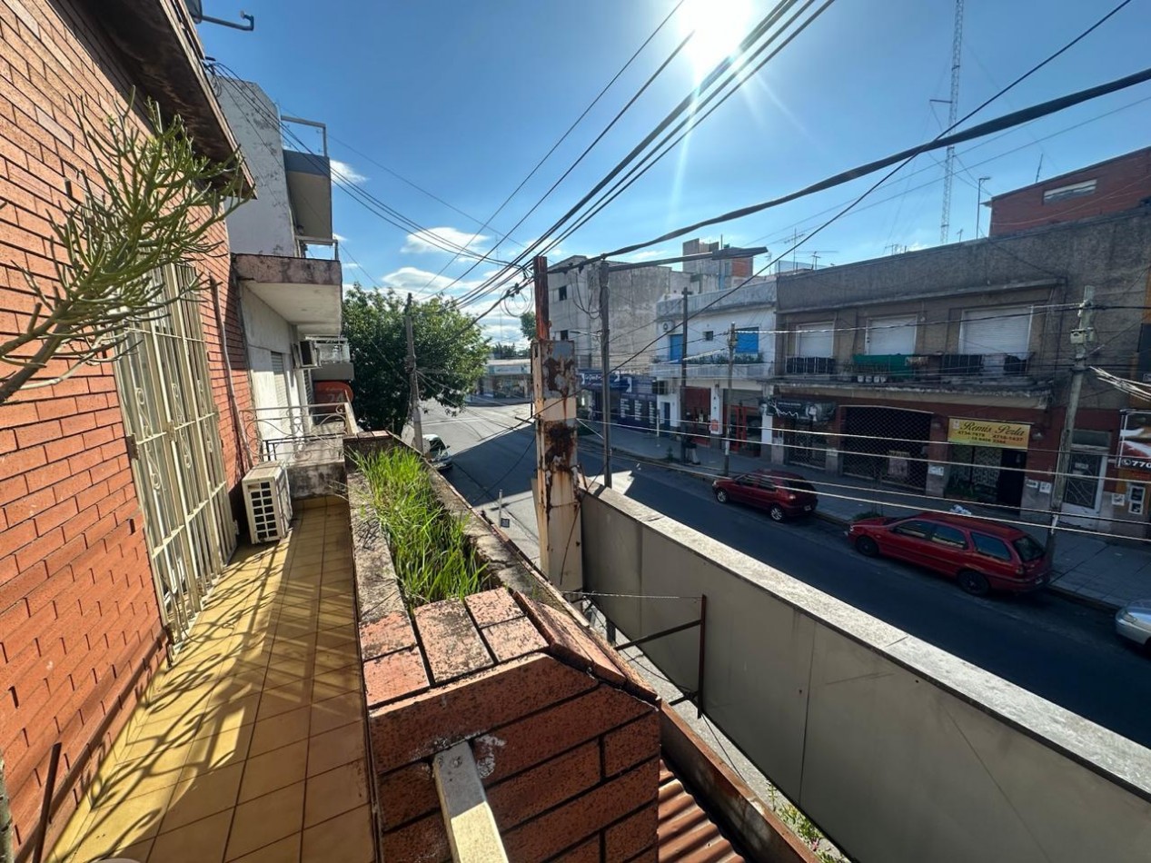 Excelente PH tipo casa 5 ambientes en San Martin