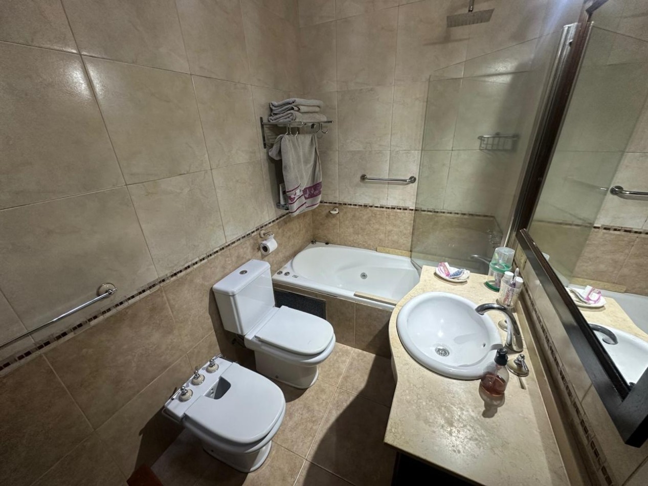 Excelente PH tipo casa 5 ambientes en San Martin