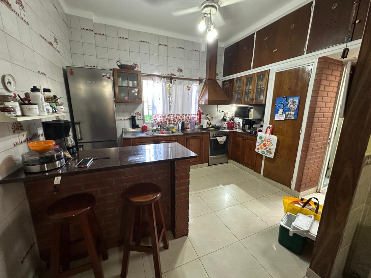 Excelente PH tipo casa 5 ambientes en San Martin