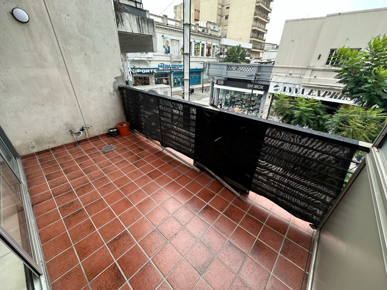 Excelente monoambiente San Martin centro