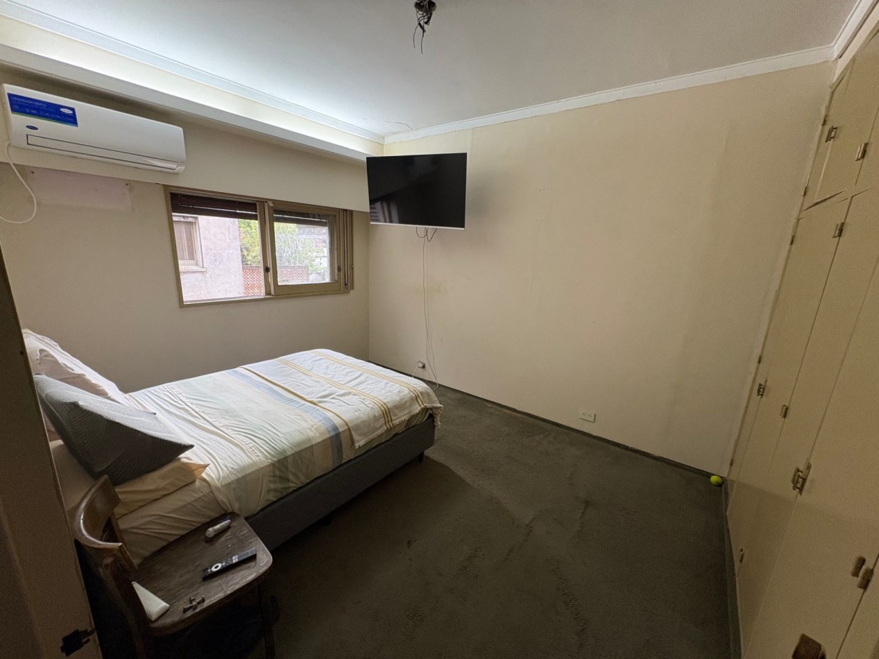 Venta en Block departamento 3 ambientes/ 2 locales comerciales/ vivienda a refaccionar con fondo libre